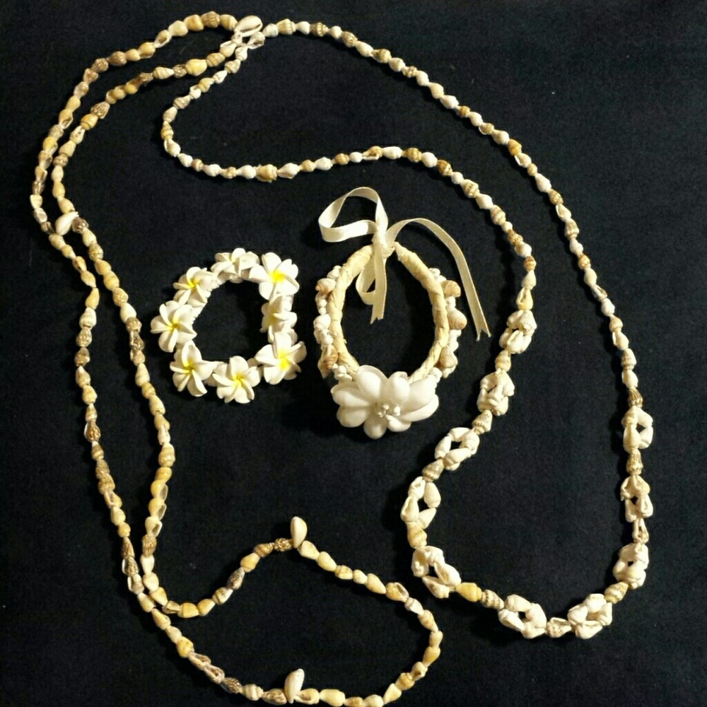 Handmade Hawaiian necklaces and bracelets